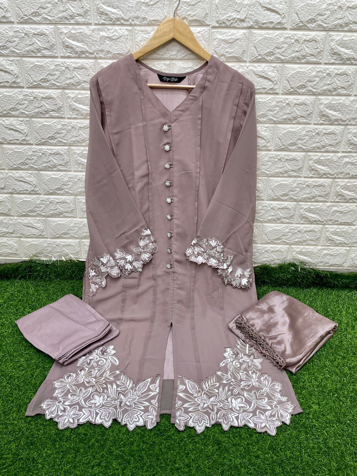 ZS 1119 Georgette Pakistani Readymade Suits Catalog
